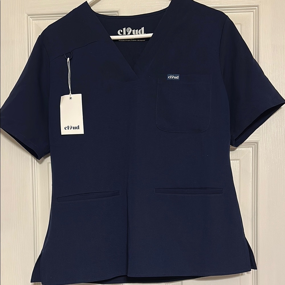 Women's Navy size medium NWT SCRUB TOP